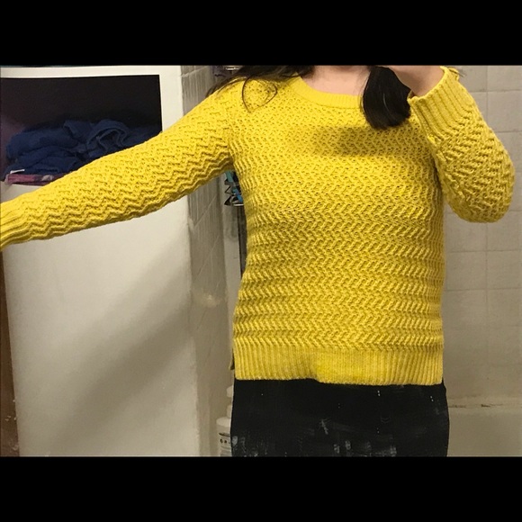 Yellow knit sweater - Picture 3 of 3